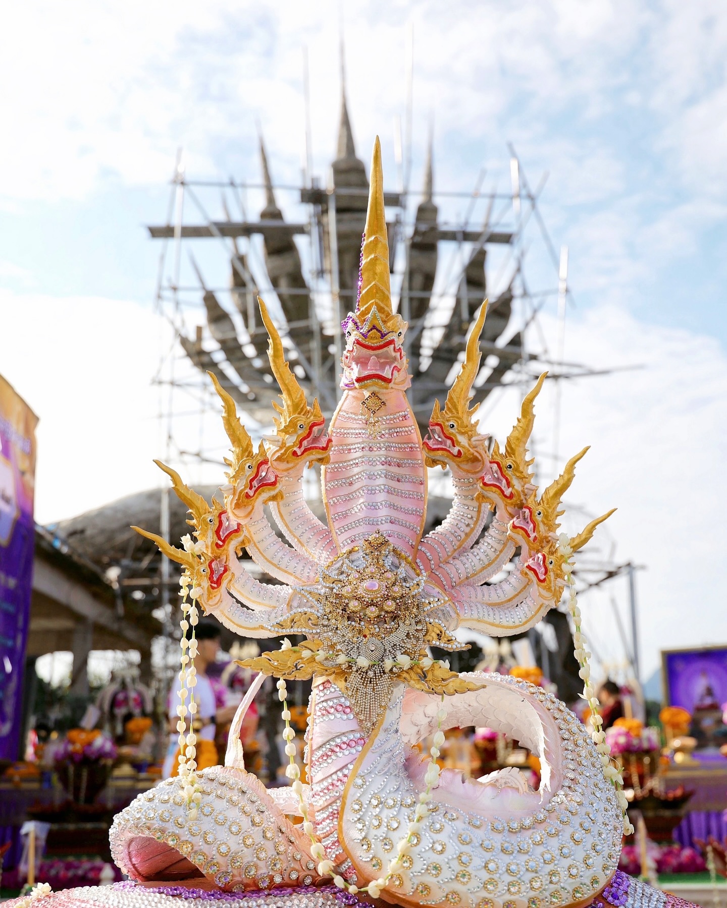  เจนี่ เทียนโพธิ์สุวรรณ ทำพิธีรำบวงสรวงพญานาค