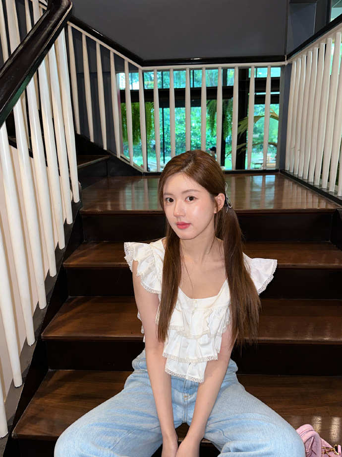 จ้าวลู่ซือ