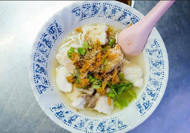 ร้านข้าวต้มเครื่อง