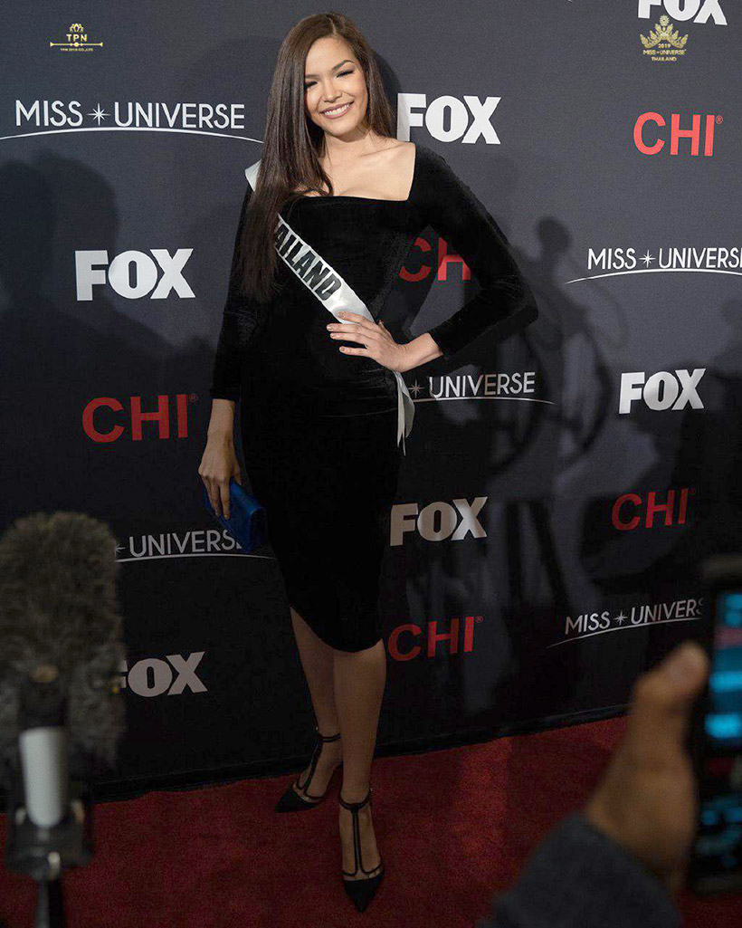 ฟ้าใส ปวีณสุดา