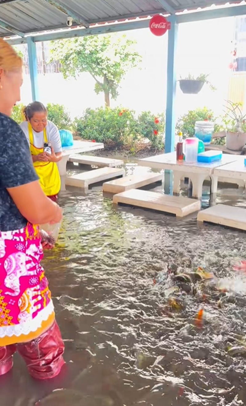 กินก๋วยเตี๋ยว