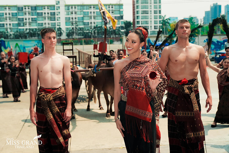 มิสแกรนด์ไทยแลนด์ 2025 ส่องความอลังการขบวนนางงาม สีสันวันเข้ากอง