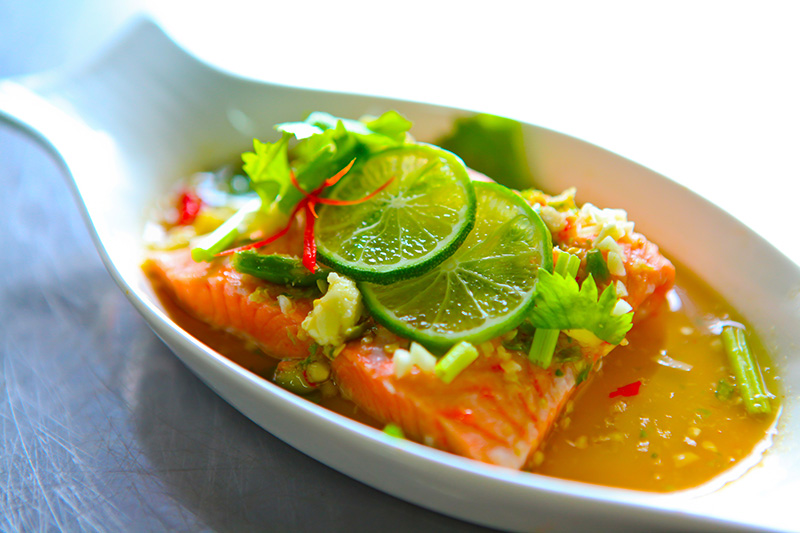 แซลมอนนึ่งมะนาว สูตรเมนูปลาแซลมอน สูตรอาหาร 