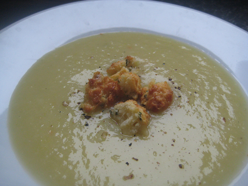 ซุปมันฝรั่งกับกระเทียมต้น เมนู Leek & Potato Soup เมนูซุป อาหารฝรั่ง สูตรอาหาร