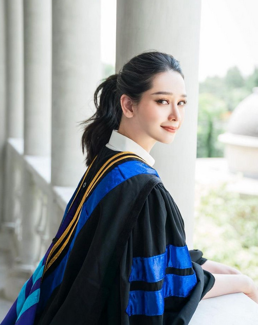 ดารารับปริญญา