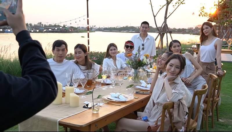 ป๊อก มาร์กี้, บ้านดารา