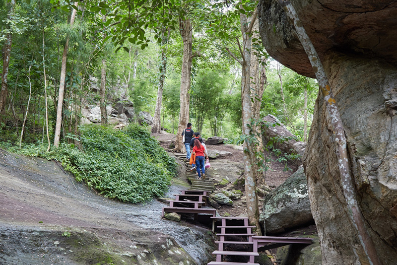 อุทยานประวัติศาสตร์ภูพระบาท นักท่องเที่ยว