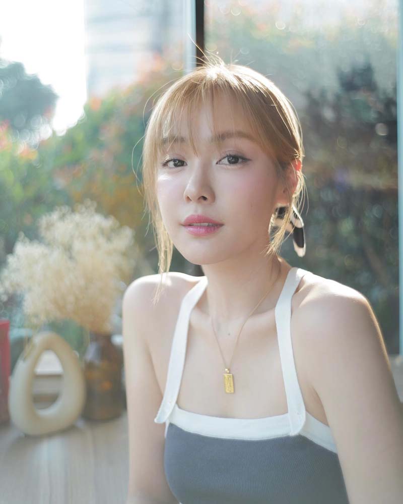 ประวัติ อุ้ม อิษยา