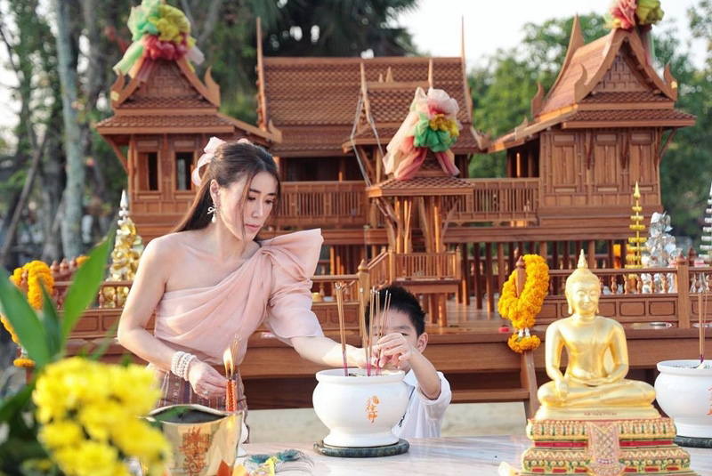 เอิร์น จิรวรรณ และลูกชาย