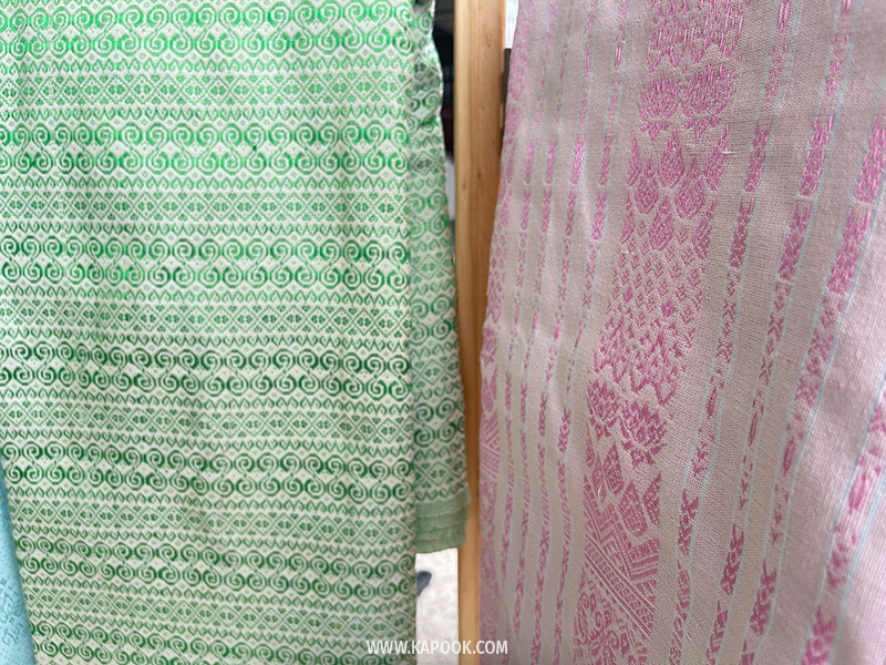 ผ้าทอลาย The Infinite Luck และ ลายมงกุฎบัวลุ่มภู