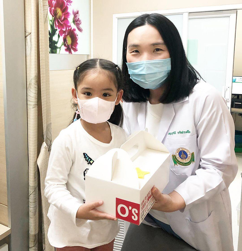 น้องอลิน ลูก หมอโอ๊ค สมิทธิ์