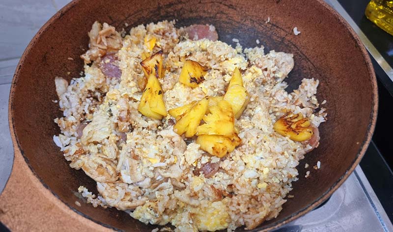 ข้าวผัดสับปะรด