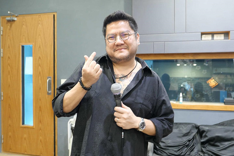 เบน ชลาทิศ ขอโทษดูคอนเสิร์ตไม่จบ