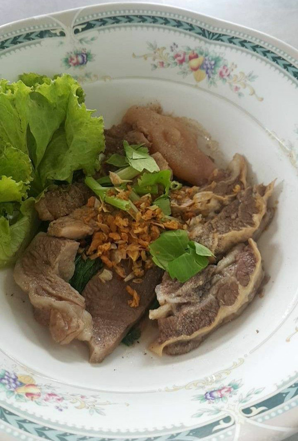 เนื้อตุ๋นน้ำแดง