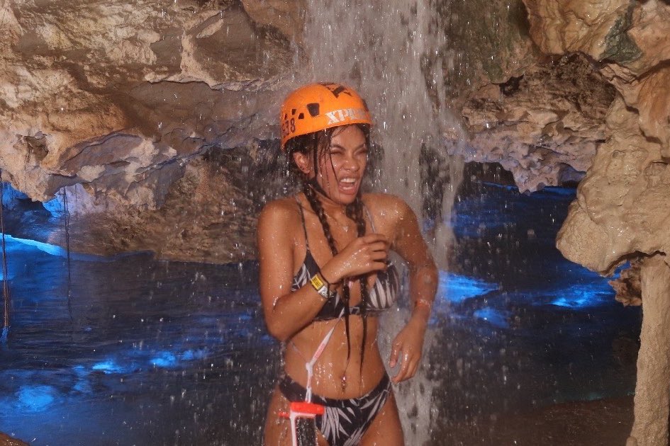 ล่องแพในถ้ำ