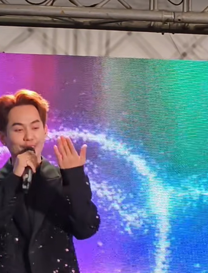 นักร้องหนุ่ม