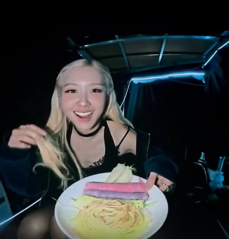 โรเซ่ BLACKPINK  โชว์กินอาหารไทย
