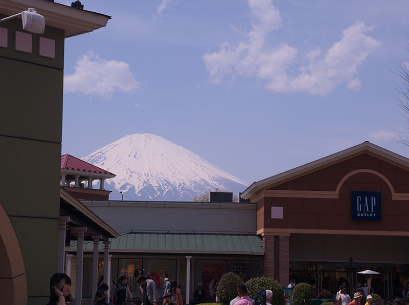 ลักชัวรี่พรีเมี่ยมเอาท์เล็ต