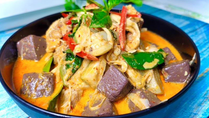แกงไก่ใส่หน่อไม้