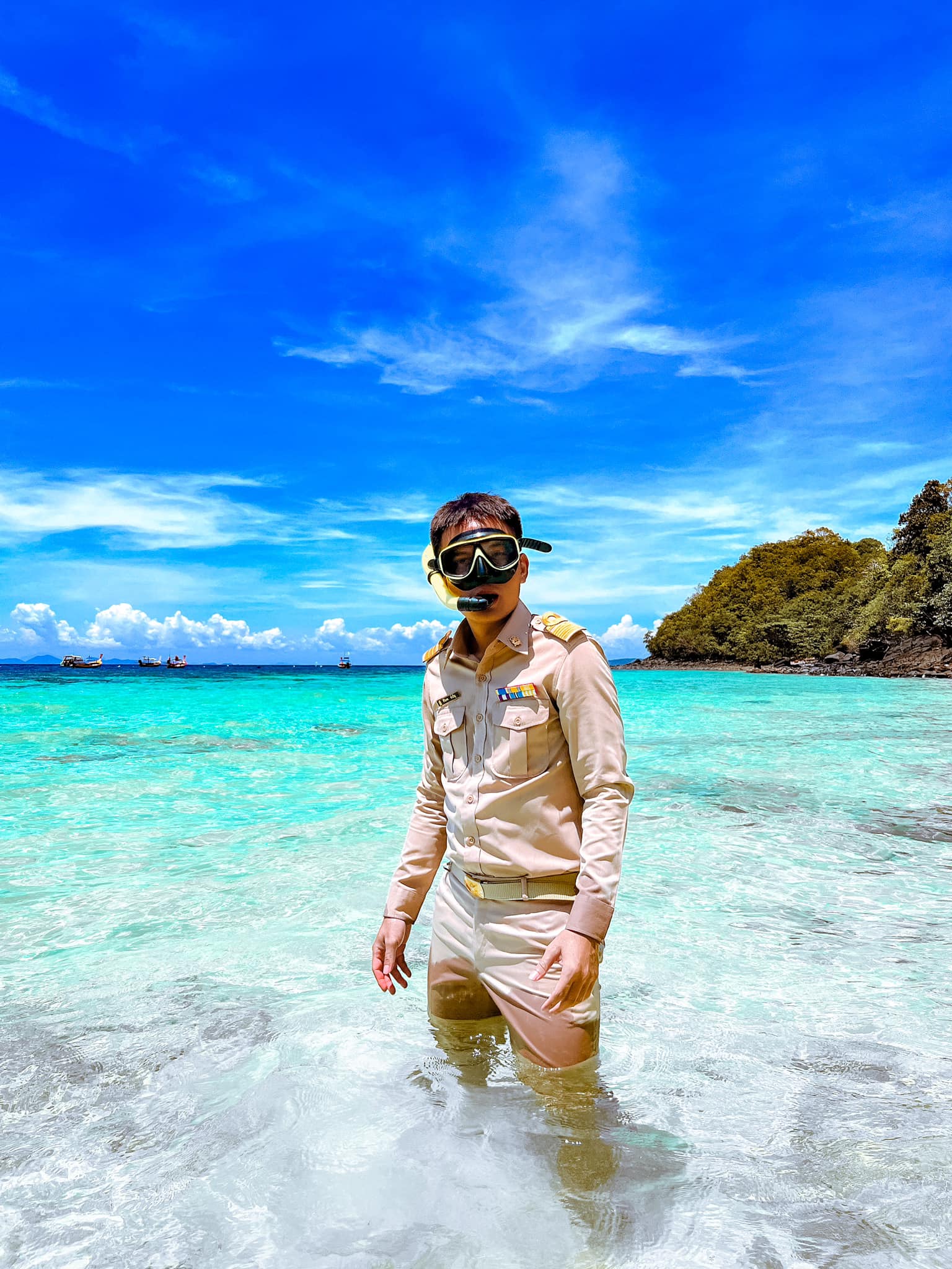 ชุดข้าราชการ