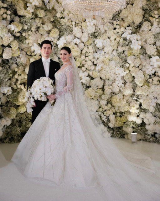 แคท ซอนญ่า ชุดแต่งงาน