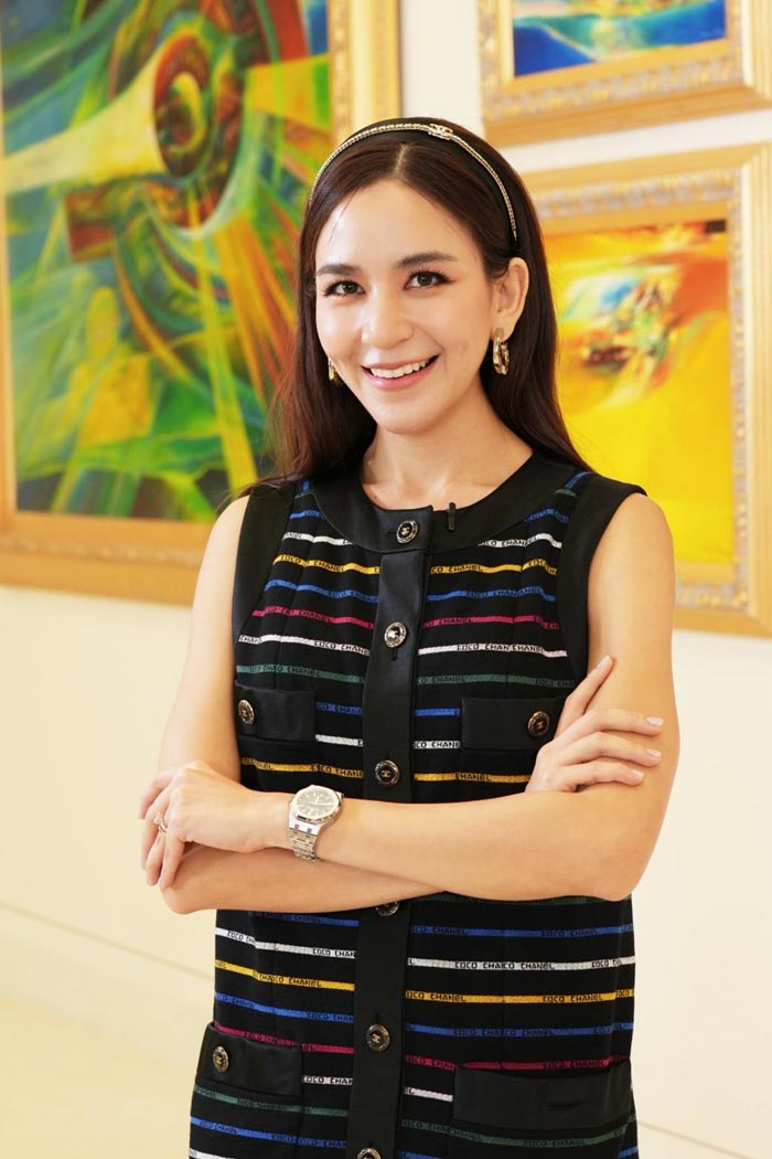 พลอย ชิดจันทร์