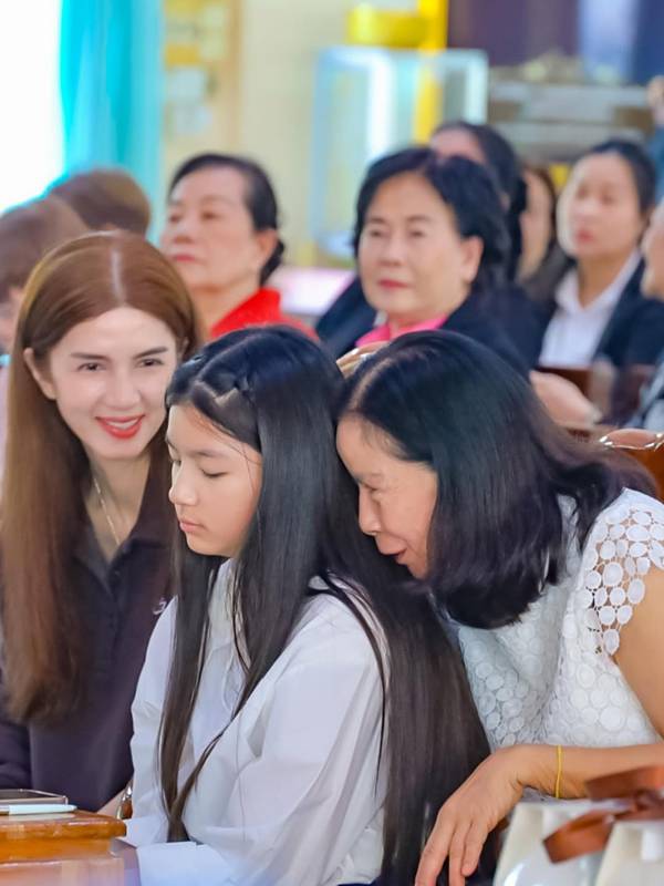 น้องมะลิ พาขวัญ 