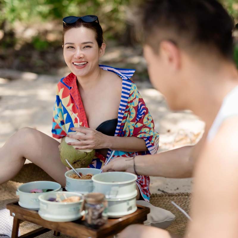 หญิง รฐา