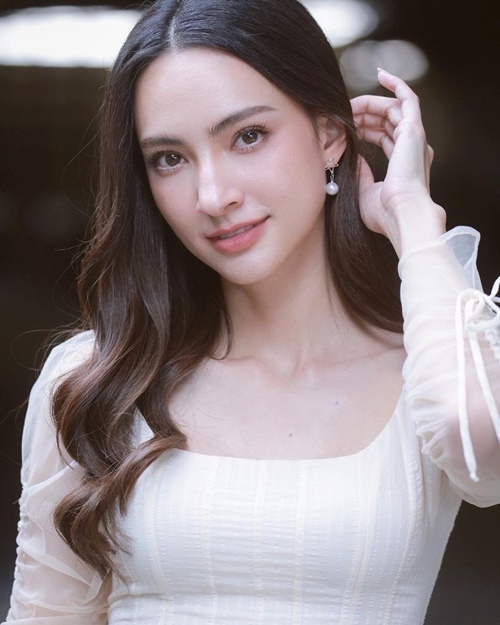 แอนน่า กลึคส์