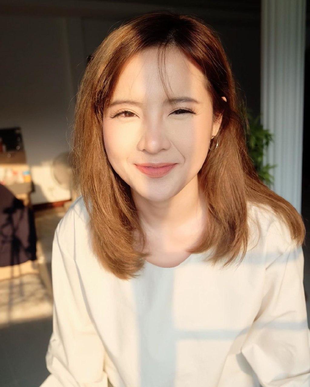 แอนนี่ สรารัตน์