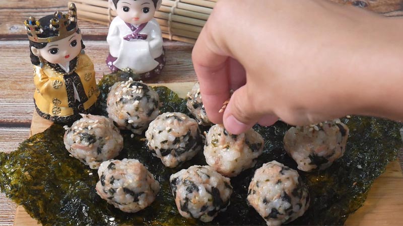 ข้าวปั้นเกาหลีทูน่า
