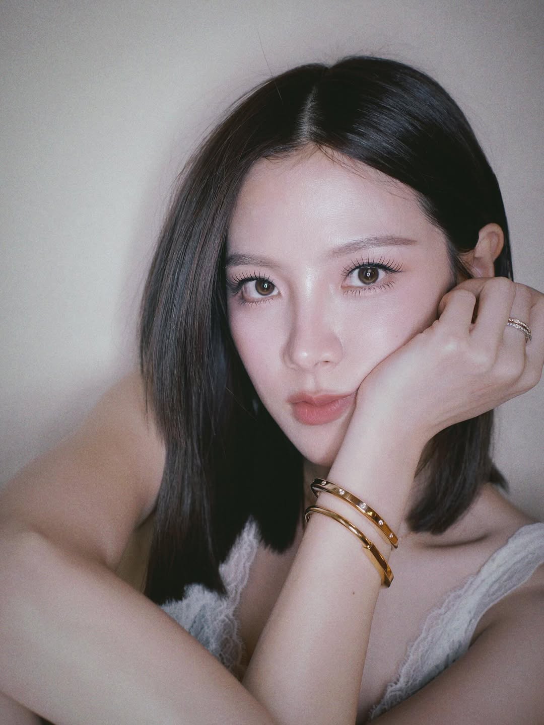 ใบเฟิร์น พิมพ์ชนก ลุคใหม่