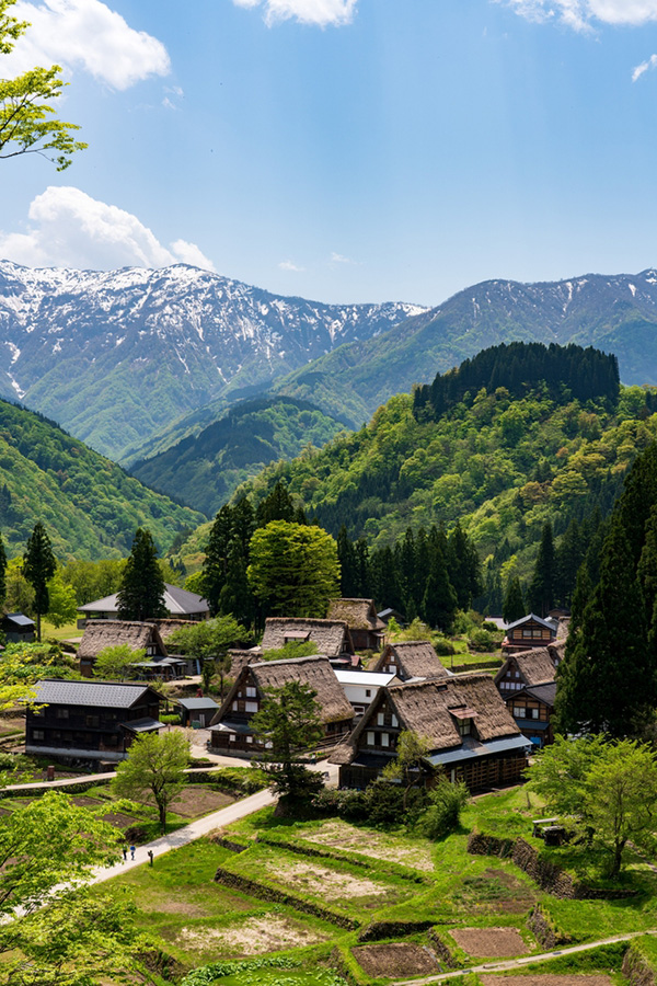 Ainokura Village