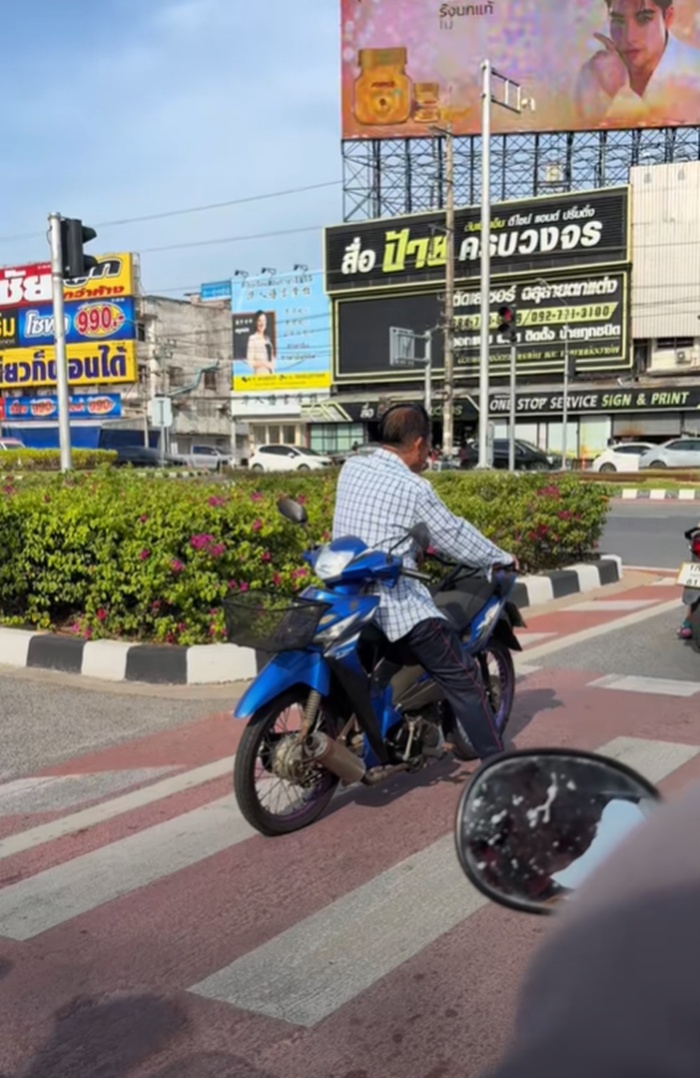 ขับมอเตอร์ไซค์