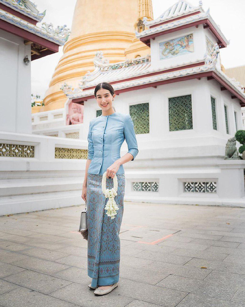 ดาราใส่ชุดไทย