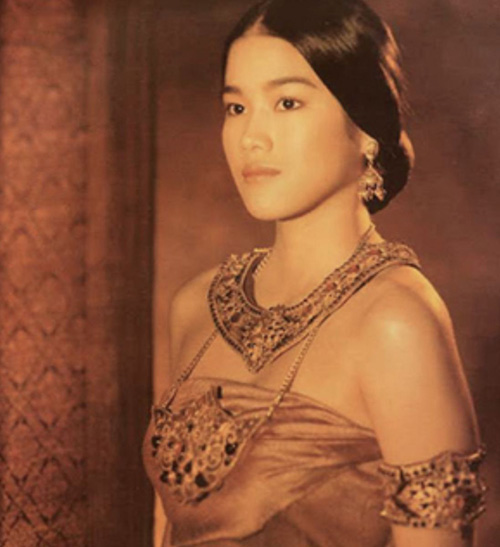 กบ พิมลรัตน์ ประวัติอดีตนางเอกหน้าไทยชื่อดัง ที่หันหลังในวงการบันเทิง