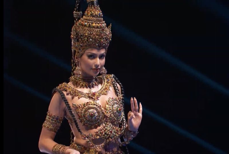 แอนโทเนีย โพซิ้ว