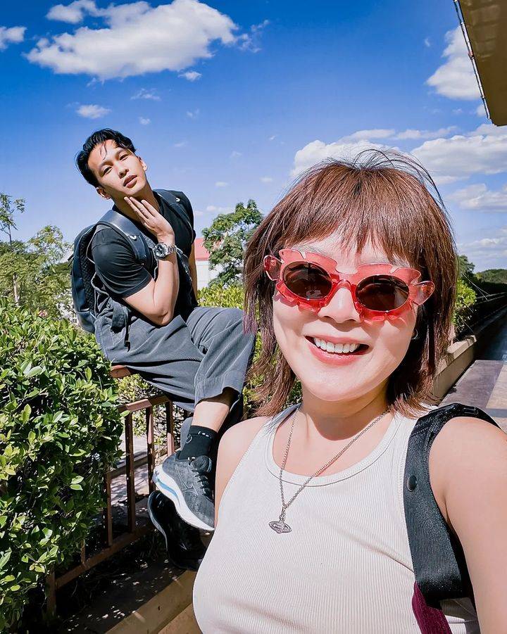 ลุลา เปิดตัวคบ ฟิลลิปส์