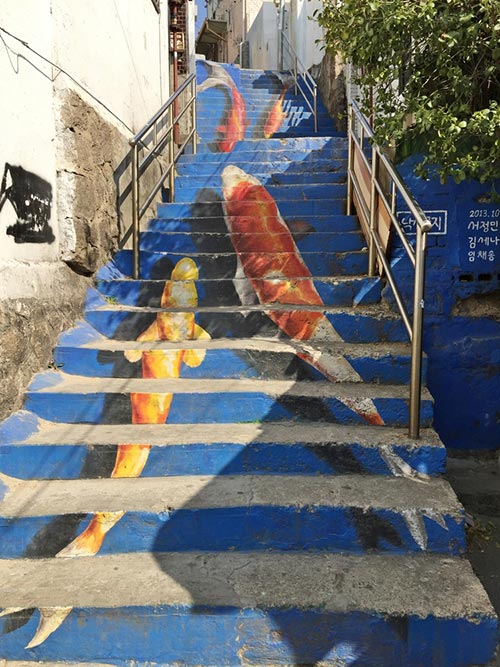 หมู่บ้านจิตรกรรมฝาผนังอีฮวา (Ihwa Mural Village) กรุงโซล