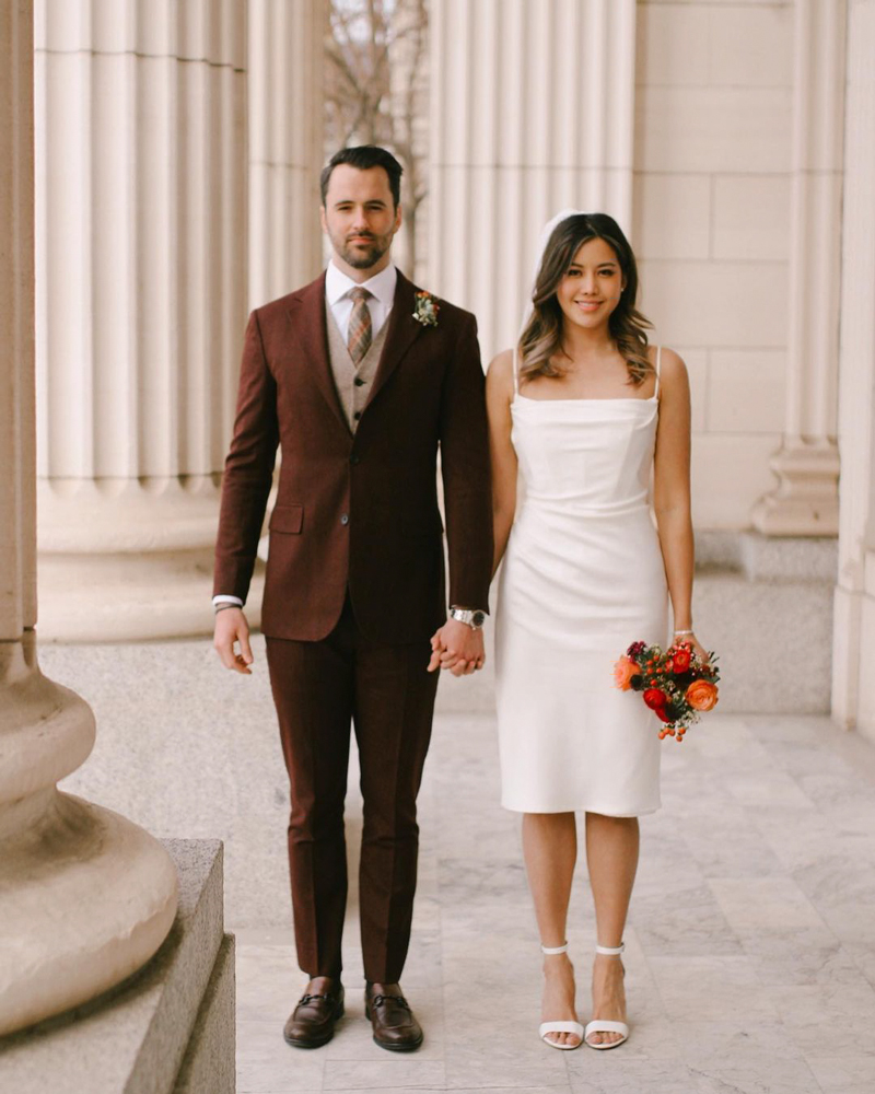 หญิง พลอยชมพู