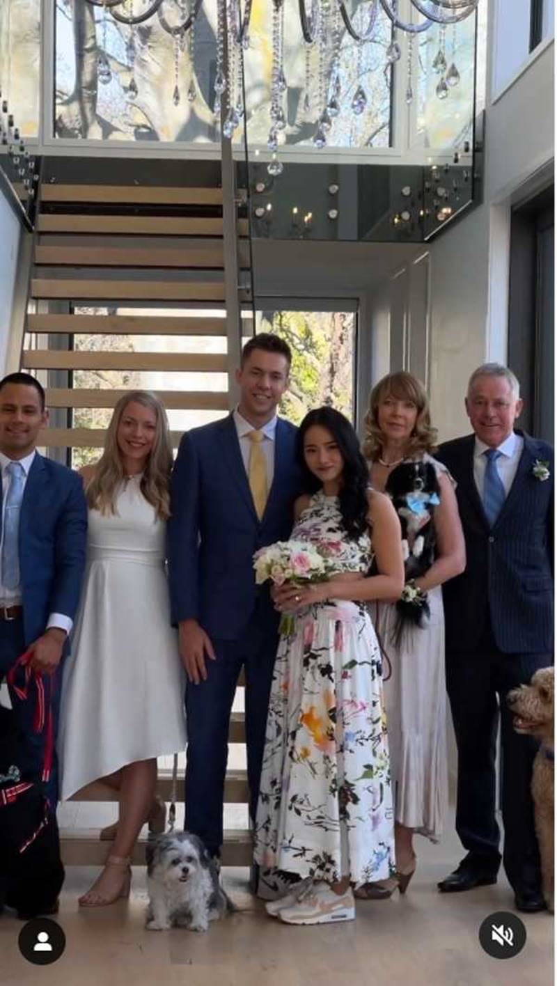 วาววา ณิชชา, เฮนรี่ เรน