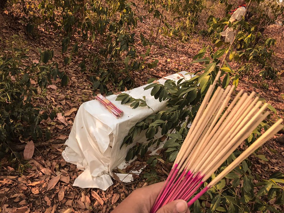 ครูแต่งผีบ้า