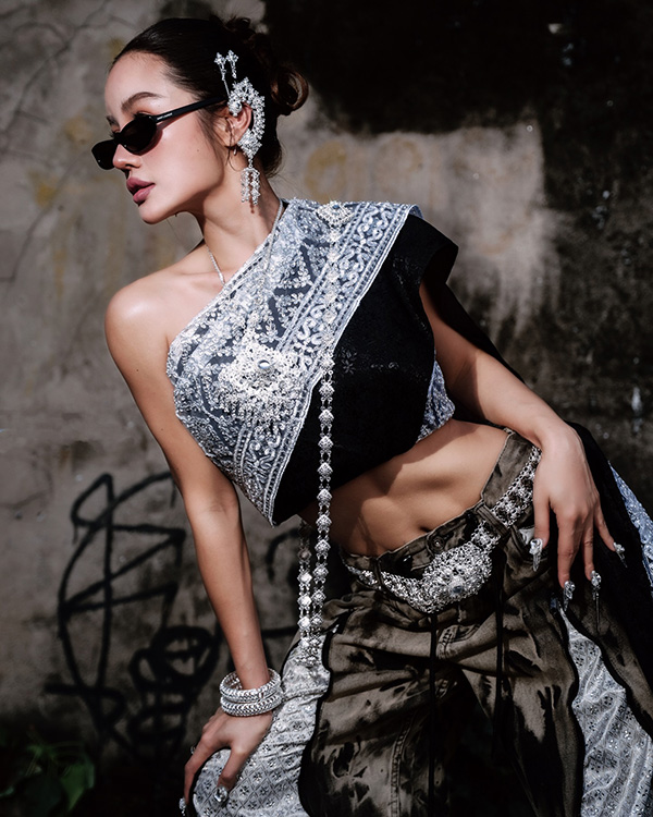 สไบกับกางเกงยีนส์