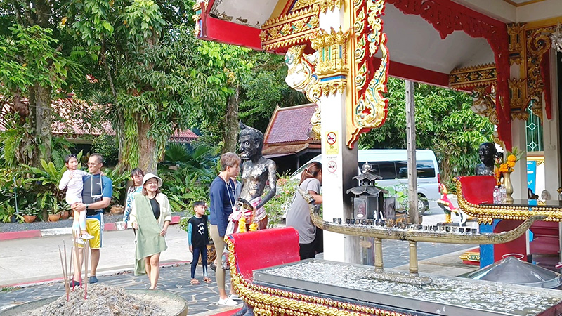วัดคมนียเขต (วัดคึกคัก)