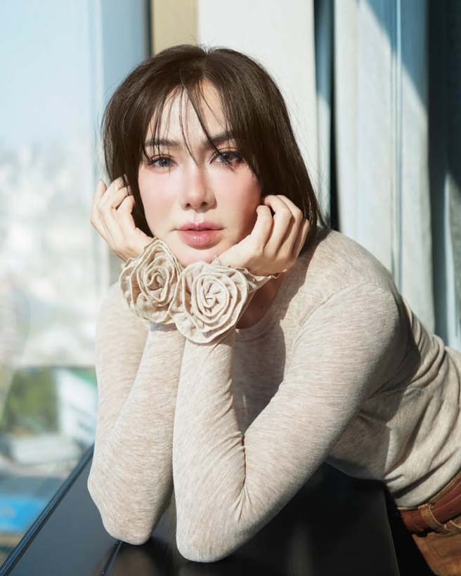 จอย รินลณี ลุคใหม่ผมสั้น หน้าเด็กเว่อร์