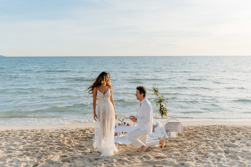 เมญ่า สุดแฮปปี้ แฟนหนุ่มสายฝอ คุกเข่าขอแต่งงาน