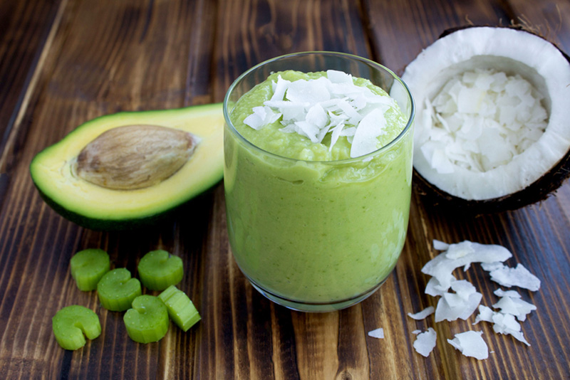 สมูทตี้มะพร้าวอะโวคาโด เครื่องดื่ม เมนูจากมะพร้าว เมนูอาหาร สูตรขนม สูตรเครื่องดื่ม