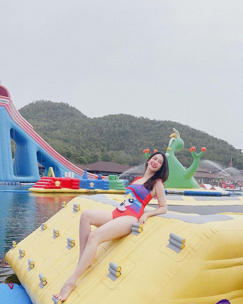 โม อมีนา ชุดว่ายน้ำ