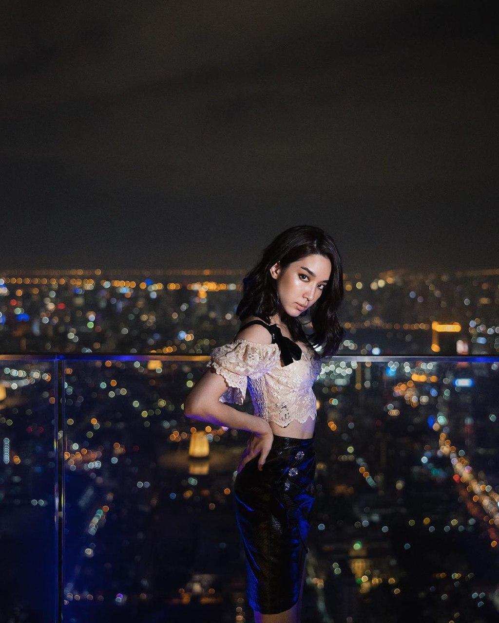 โม มนชนก