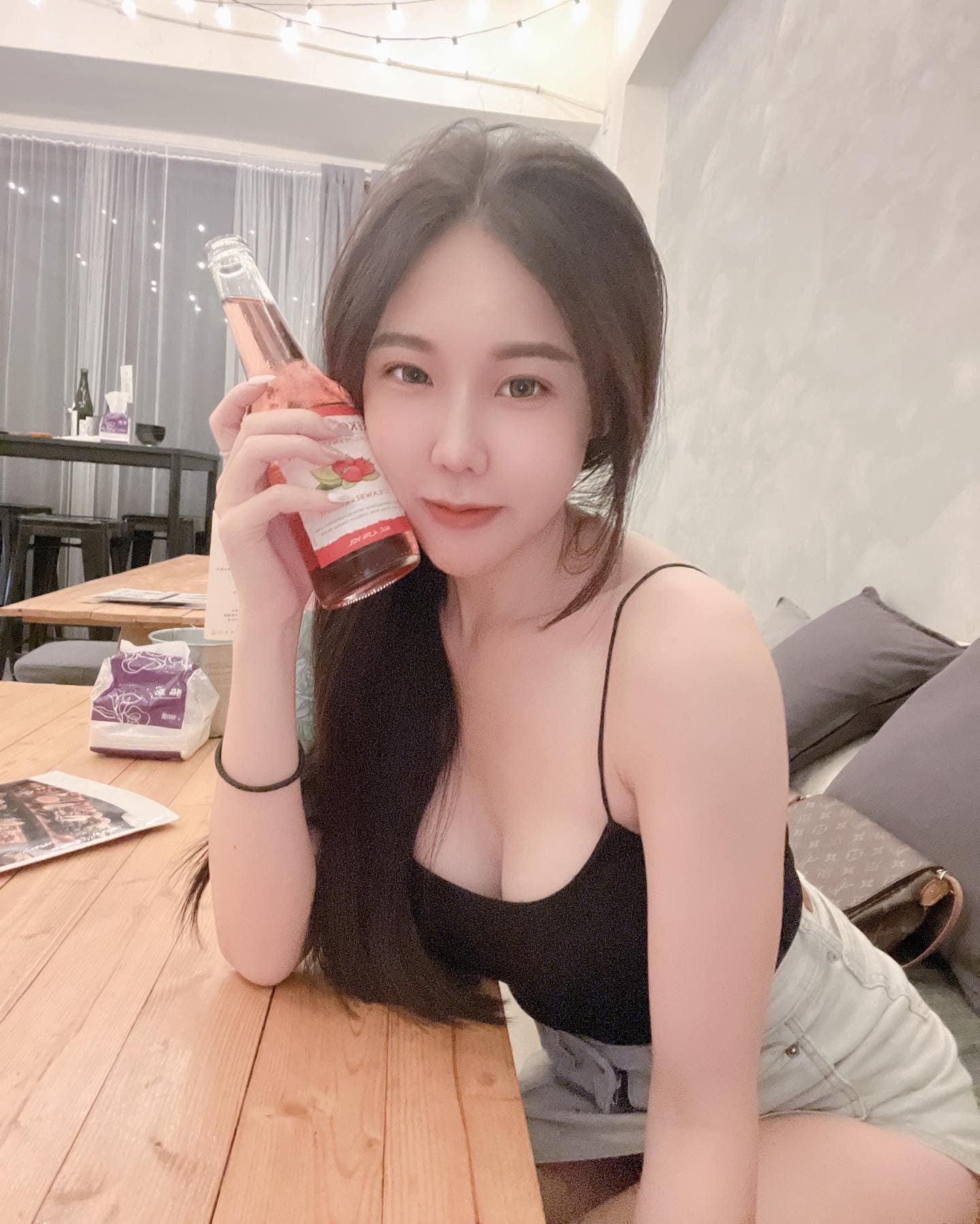 แม่ค้าขายหอยดอง